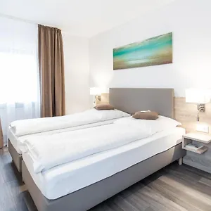 Hotel 2020, Colonia